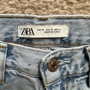 Zara men’s straight fit denim jeans.